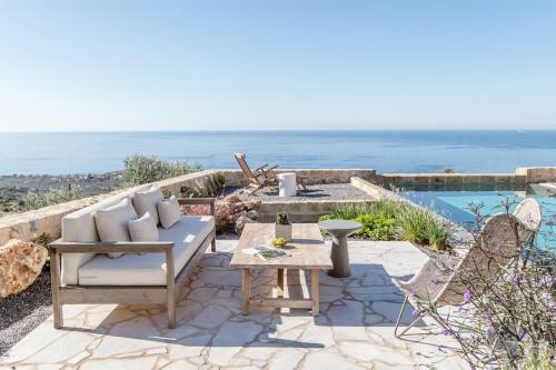 Villa Amani Living