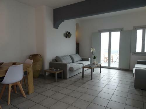 Santoriviera House