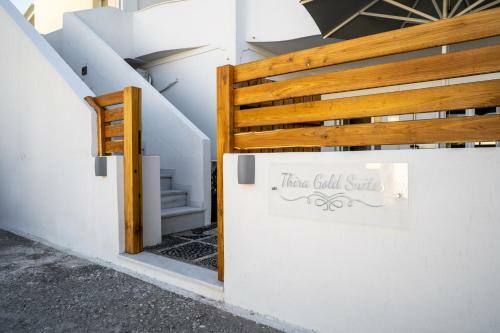 Apartamento Thira Gold Suites