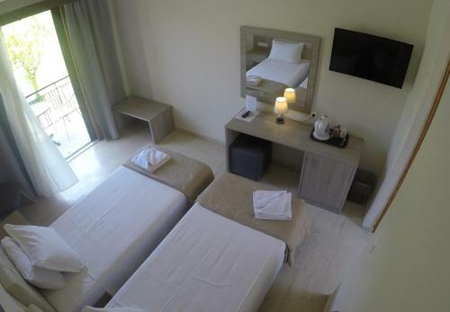 Sunwaves Beach Hotel