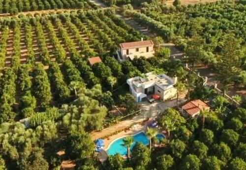 Varypetro Villa Sleeps 2 With Pool And Air Con