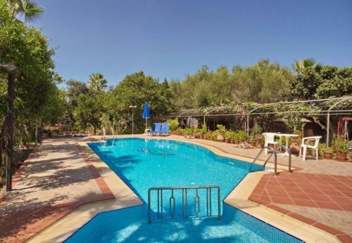 Varypetro Villa Sleeps 2 With Pool And Air Con