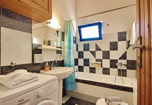 Varypetro Villa Sleeps 2 With Pool And Air Con