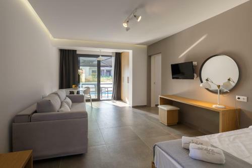 Isalos Hotel