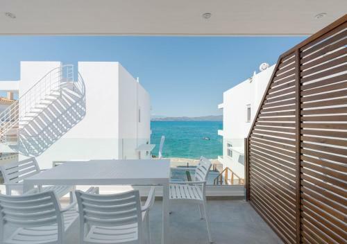 Hostal Costa Vasia Suites And Apartments