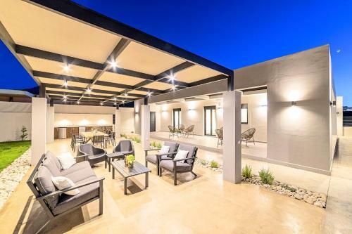 Villa Solaris Heated Pool & Jacuzzi