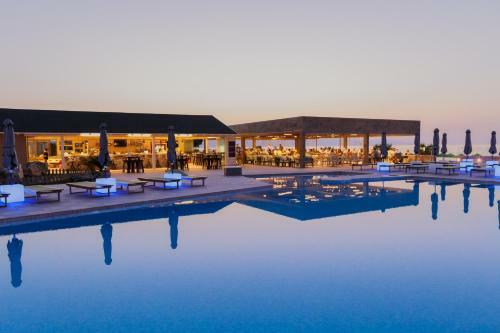 Hotel Enorme Eanthia Beach