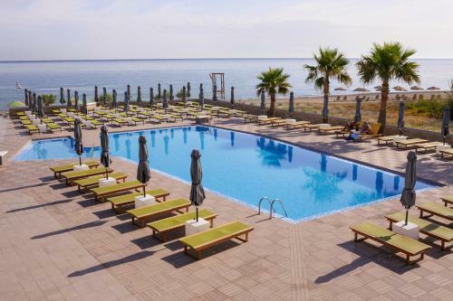 Hotel Enorme Eanthia Beach