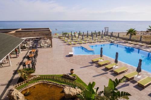 Hotel Enorme Eanthia Beach