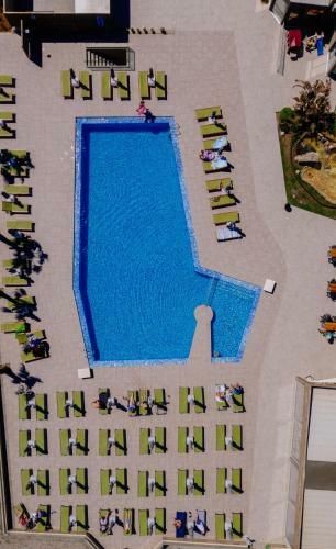 Hotel Enorme Eanthia Beach