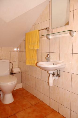 Hostal Turn? Guest House