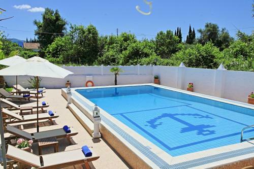 Villa Paradiso: Near Beach, Superb Pool And Garden