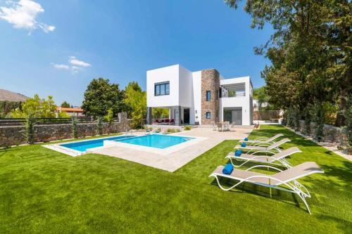 Lardos Villa Sleeps 7 With Pool Air Con And Wifi