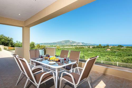 Agrilia Villa Sleeps 6 With Pool And Air Con
