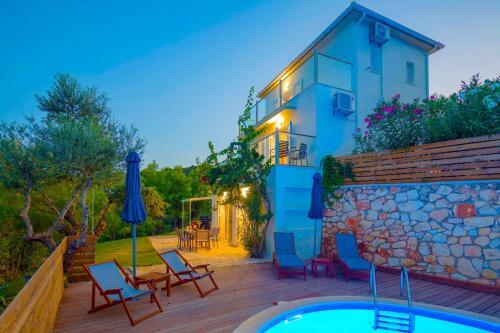 Villa Keri Homes