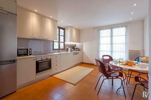 Agios Onoufrios Villa Sleeps 14 With Pool And Air Con