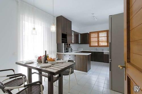 Agios Onoufrios Villa Sleeps 14 With Pool And Air Con