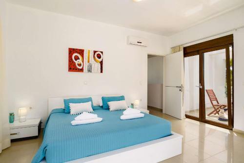 Persis Villa