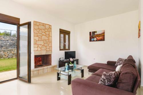 Persis Villa