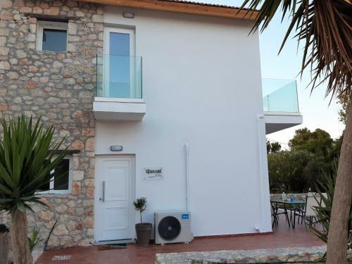 Villa Anastasia With Pool Near The Beach