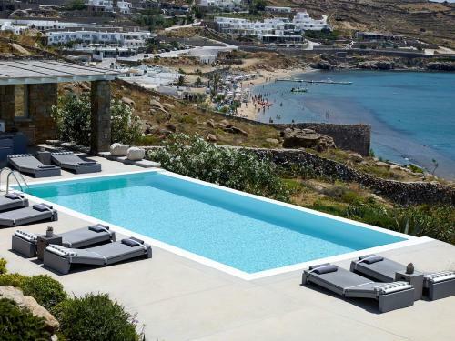 Villa In Paraga Sleeps 16 With Pool And Air Con