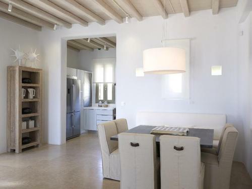 Villa In Paraga Sleeps 16 With Pool And Air Con