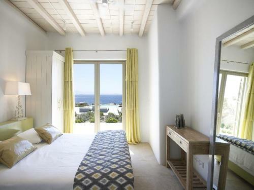 Villa In Paraga Sleeps 16 With Pool And Air Con