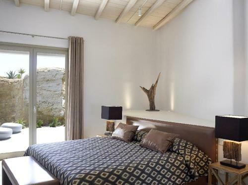 Villa In Paraga Sleeps 16 With Pool And Air Con