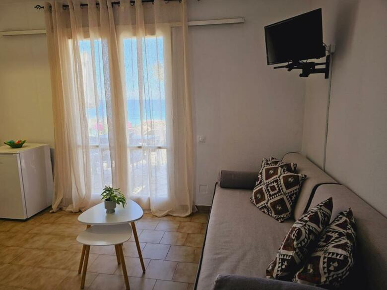 Corfu Glyfada Beachfront Apartment 2