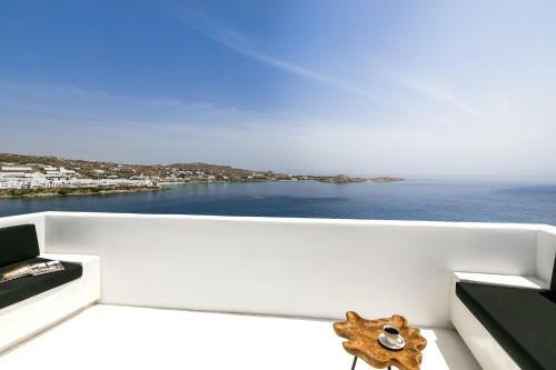Psarou Black Villa 2