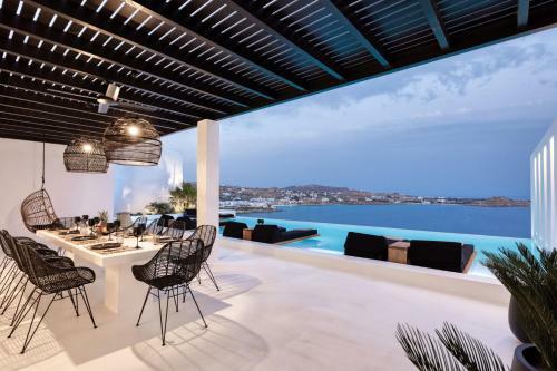 Psarou Black Villa 2