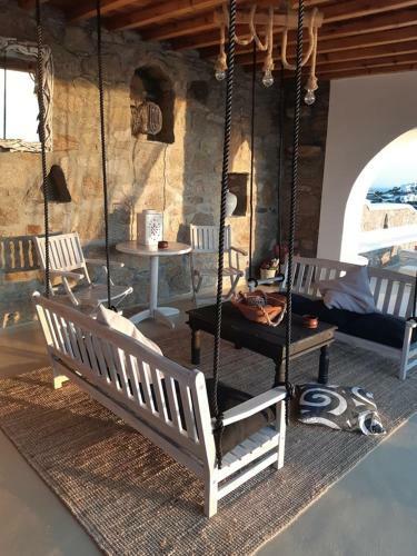 Hostal Vougli View
