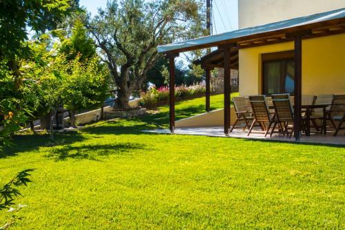 Akrogiali Villas