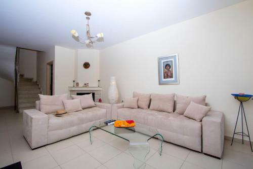 Akrogiali Villas