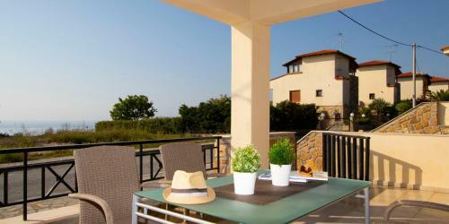 Akrogiali Villas