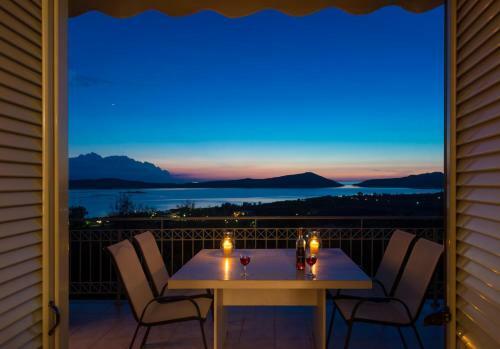 Gialova Villa Sleeps 4 Pool Air Con Wifi
