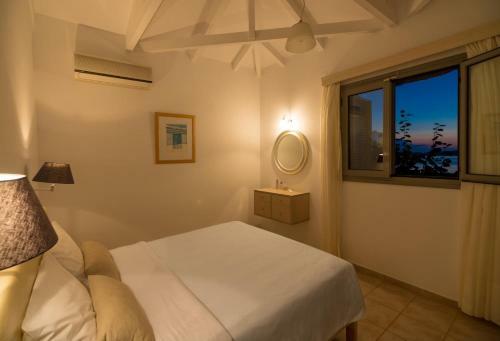 Gialova Villa Sleeps 4 Pool Air Con Wifi