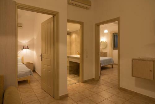 Gialova Villa Sleeps 4 Pool Air Con Wifi
