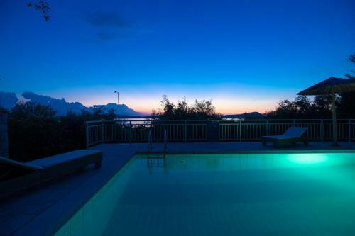 Gialova Villa Sleeps 4 Pool Air Con Wifi