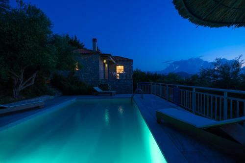 Gialova Villa Sleeps 4 Pool Air Con Wifi