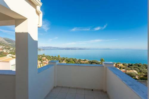 Akti Barbati Villa Ena