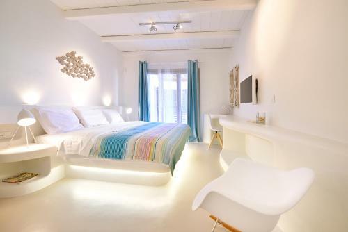 Villa In Elia Sleeps 8 With Pool And Air Con
