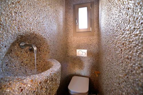 Villa In Elia Sleeps 6 With Pool And Air Con