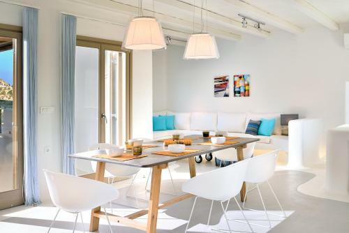 Villa In Elia Sleeps 6 With Pool And Air Con