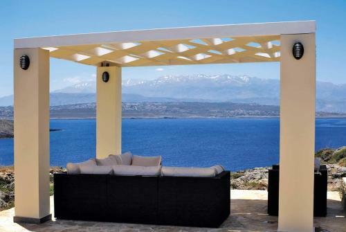 Villa Nikolas