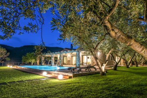 Limni Keriou Villa Sleeps 6 With Pool And Air Con