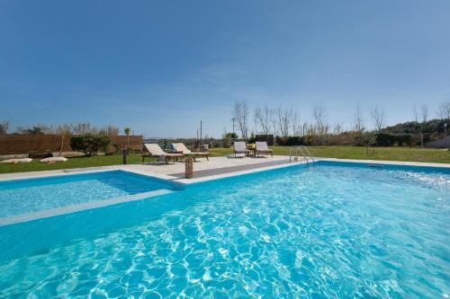 Chalikounas Villa Sleeps 6 Pool Air Con Wifi
