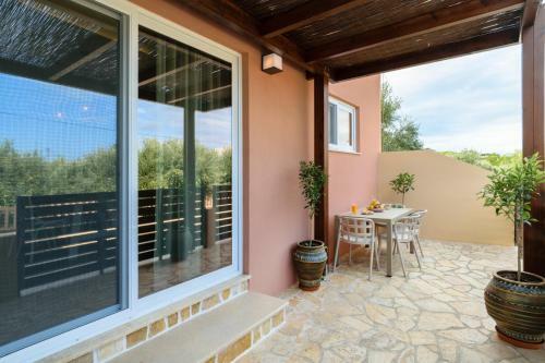 Iliana Apartments