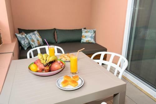 Iliana Apartments