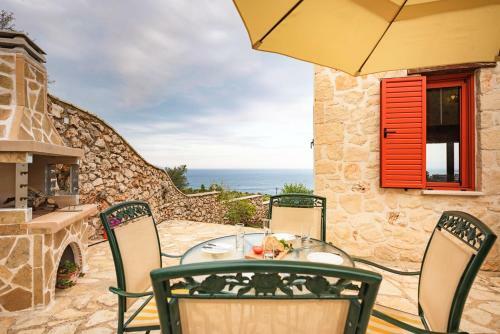 Varvara Villa Sleeps 4 With Pool Air Con And Wifi